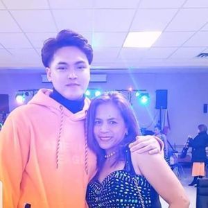 Meet your Posher, Alexis